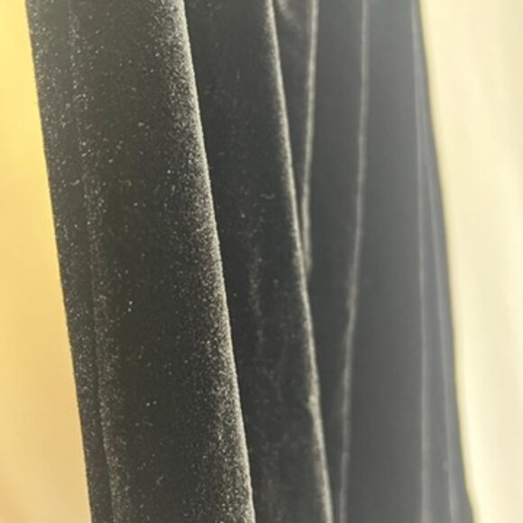 Vintage Faux Velour Black Knee Length Skirt - Picture 5 of 9